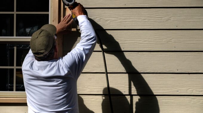 Identifying And Fixing Common Siding Problems Before They Worsen